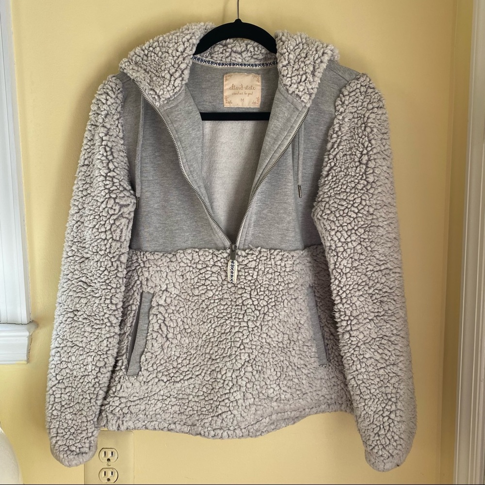 Altar’s state sherpa quarter zip